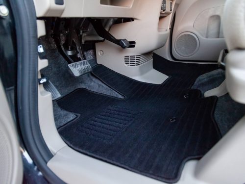 imgi_421_1695188582725-clean-car-carpet