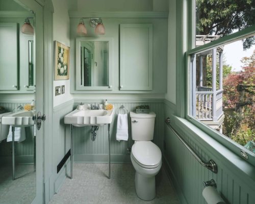 imgi_180_Small-Bathroom-Update-1900s-Victorian-resized