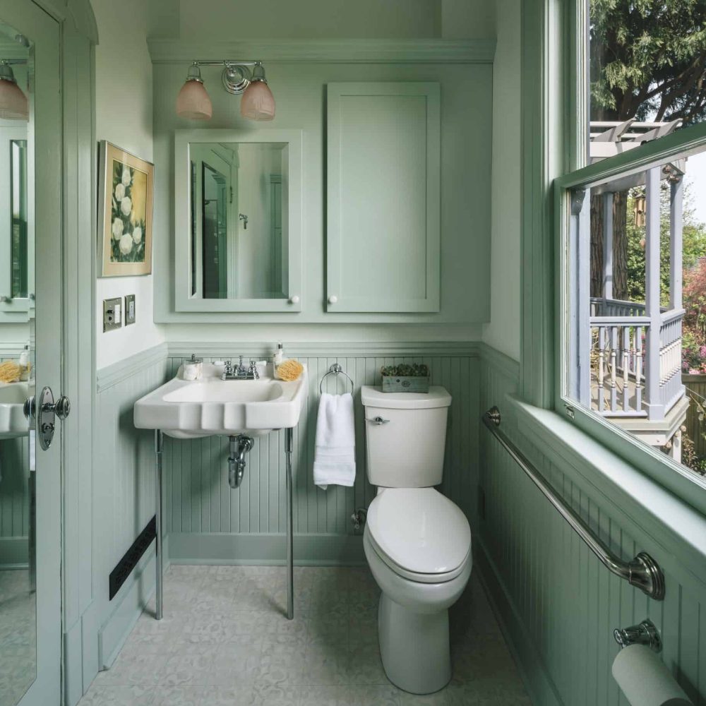imgi_180_Small-Bathroom-Update-1900s-Victorian-resized