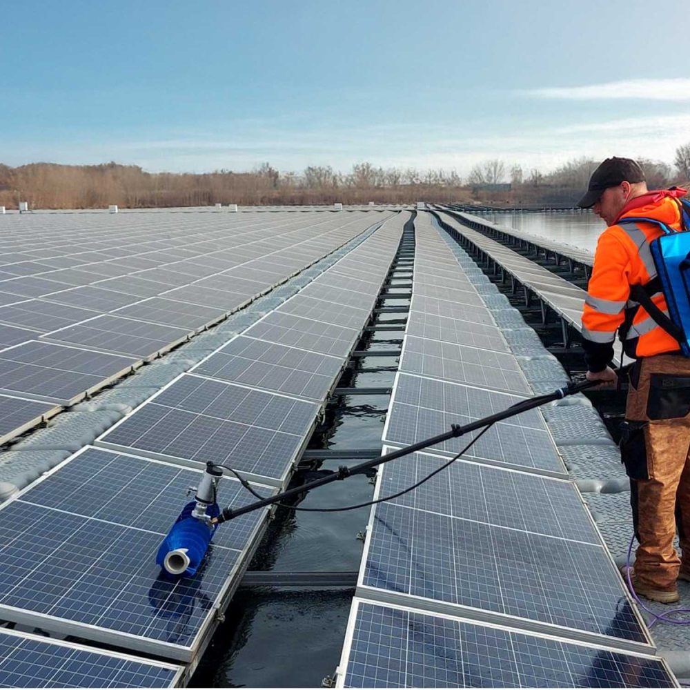 imgi_147_Solar-brush-in-action-on-solar-farm